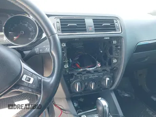 2015 Volkswagen Jetta SE с VIN 3VWD17AJ7FM414183, выставлен на аукционе IAAI как лот 41643633 с пробегом 169 145 миль миль и . История ставок и продаж доступна на DreamBid. Изображение 12.