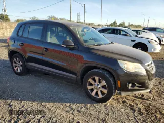 2010 Volkswagen Tiguan with VIN WVGCV7AX7AW530642, listed as a Copart auction lot 81717144 with 89,306 mi miles and Salvage Title. Bid and sale history available at DreamBid. Image 4.