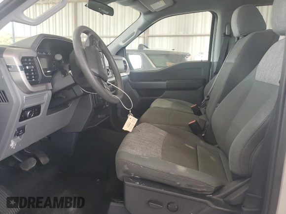 2023 Ford F-150 XL z VIN 1FTEW1C8XPKD33994, wystawiony jako Copart lot #63326315 z przebiegiem 55 593 mil mil oraz Szkoda całkowita • Salvage title. Historia ofert i sprzedaży dostępna na DreamBid. Obrazek 7.