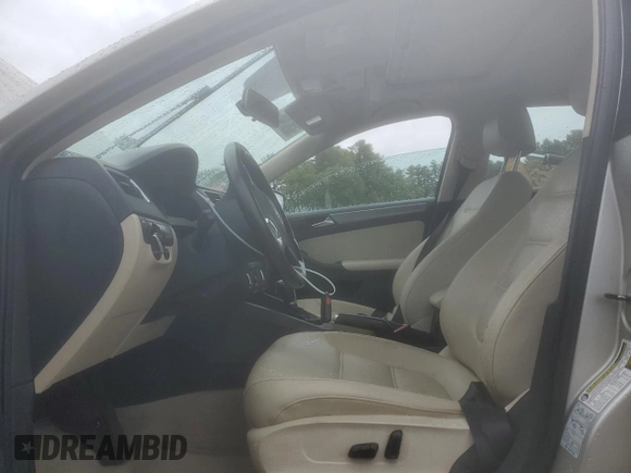 2013 Volkswagen Jetta TDI w/Premium с VIN 3VWLL7AJ6DM228797, выставлен на аукционе Copart как лот 58207945 с пробегом 147 645 миль миль и Чистый • Clean title. История ставок и продаж доступна на DreamBid. Изображение 7.