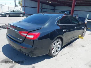 2018 Maserati Quattroporte S GranLusso z VIN ZAM56YPL1J1274060, wystawiony jako IAAI lot #42347208 z przebiegiem 55 022 mil mil oraz . Historia ofert i sprzedaży dostępna na DreamBid. Obrazek 4.