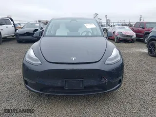 2024 Tesla Model Y Long Range with VIN 7SAYGDEEXRF073775, listed as a IAAI auction lot 41744773 with 1 mi miles. Bid and sale history available at carsss.com. Image 13.
