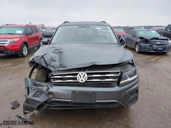 2020 Volkswagen Tiguan SE with VIN 3VV2B7AX4LM024554, listed as a IAAI auction lot 41546316 with 47,657 mi miles. Bid and sale history available at carsss.com. Image 12.