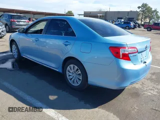 2012 Toyota Camry L z VIN 4T1BF1FK9CU575423, wystawiony jako IAAI lot #41665579 z przebiegiem 161 775 mil mil oraz . Historia ofert i sprzedaży dostępna na DreamBid. Obrazek 3.