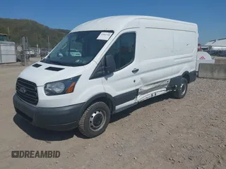2017 Ford Transit z VIN 1FTYR2CM2HKA84048, wystawiony jako IAAI lot #42061360 z przebiegiem 219 456 mil mil oraz . Historia ofert i sprzedaży dostępna na DreamBid. Obrazek 18.