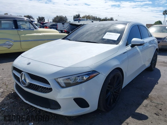 2020 Mercedes-Benz A 220 z VIN WDD3G4EB4LW038378, wystawiony jako IAAI lot #42042782 z przebiegiem 72 198 mil mil oraz . Historia ofert i sprzedaży dostępna na DreamBid. Obrazek 17.