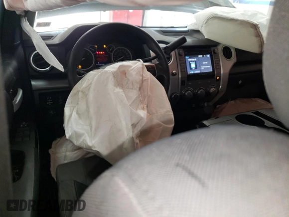 2016 Toyota Tundra SR z VIN 5TFUY5F11GX563129, wystawiony jako Copart lot #87130784 z przebiegiem 159 350 mil mil oraz Szkoda całkowita • Salvage title. Historia ofert i sprzedaży dostępna na DreamBid. Obrazek 8.