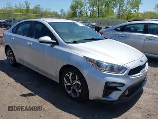 2020 Kia Forte LXS z VIN 3KPF24AD2LE253216, wystawiony jako IAAI lot #42221949 z przebiegiem 73 165 mil mil oraz . Historia ofert i sprzedaży dostępna na DreamBid. Obrazek 1.