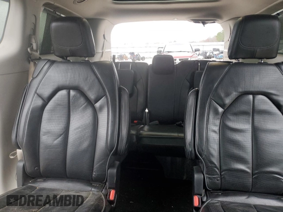 2018 Chrysler Pacifica Limited with VIN 2C4RC1GG1JR320524, listed as a Copart auction lot 48353795 with 133,624 mi miles and Salvage title. Bid and sale history available at DreamBid. Image 10.