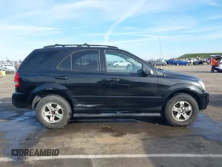 2005 Kia Sorento LX with VIN KNDJD733055359236, listed as a IAAI auction lot 41681533 with 204,755 mi miles. Bid and sale history available at carsss.com. Image 13.