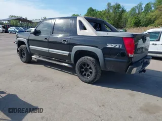 2003 Chevrolet Avalanche with VIN 3GNEK13T33G332498, listed as a IAAI auction lot 42060369 with 176,196 mi miles. Bid and sale history available at carsss.com. Image 3.