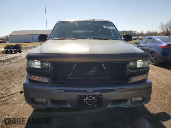 2001 Chevrolet Suburban LT z VIN 3GNFK16T51G104094, wystawiony jako Copart lot #47495315 z przebiegiem 240 554 mil mil oraz Czysty tytuł • Clean title. Historia ofert i sprzedaży dostępna na DreamBid. Obrazek 5.