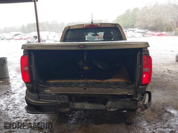 2015 Chevrolet Colorado 2WD WT z VIN 1GCGSAE34F1270479, wystawiony jako IAAI lot #41768612 z przebiegiem 158 984 mil mil oraz . Historia ofert i sprzedaży dostępna na DreamBid. Obrazek 16.