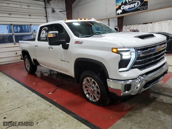 2024 Chevrolet Silverado 2500HD LTZ with VIN 2GC4YPE72R1209816, listed as a Copart auction lot 85119334 with 16,931 mi miles and Salvage Title. Bid and sale history available at carsss.com. Image 4.