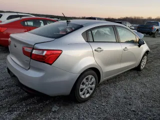 2015 Kia Rio LX with VIN KNADM4A33F6521898, listed as a Copart auction lot 47700235 with 45,262 mi miles and Salvage Title. Bid and sale history available at carsss.com. Image 3.