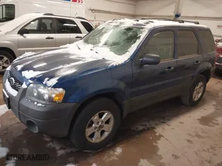 2007 Ford Escape XLT with VIN 1FMYU931X7KB35707, listed as a IAAI auction lot 41488192 with 144,285 mi miles. Bid and sale history available at carsss.com. Image 2.