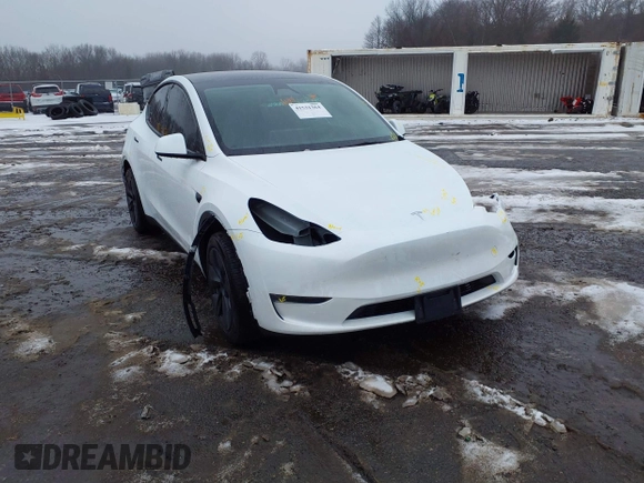 2024 Tesla Model Y Long Range z VIN 7SAYGDEE5RA326577, wystawiony jako IAAI lot #41531364 z przebiegiem 5353 mil mil oraz . Historia ofert i sprzedaży dostępna na DreamBid. Obrazek 19.