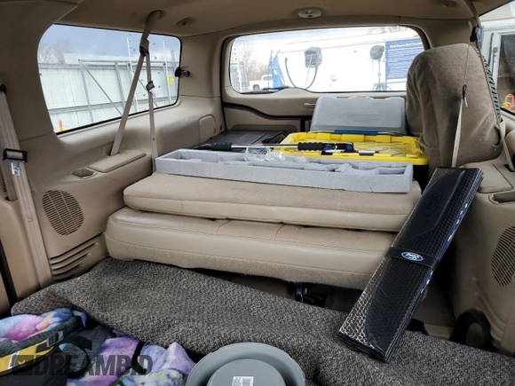 2000 Ford Excursion Limited with VIN 1FMNU43S4YEB85419, listed as a Copart auction lot 46796535 with 118,979 mi miles and Salvage title. Bid and sale history available at DreamBid. Image 10.