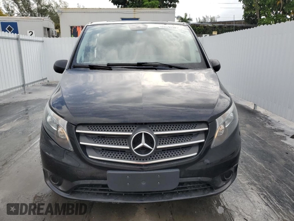 2018 Mercedes-Benz Metris Passenger z VIN WD4PG2EE3J3451309, wystawiony jako Copart lot #52081075 z przebiegiem 60 196 mil mil oraz Czysty tytuł • Clean title. Historia ofert i sprzedaży dostępna na DreamBid. Obrazek 5.