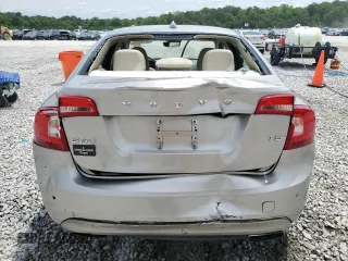 2015 Volvo S60 T5 Drive-E Premier z VIN YV140MFK2F1362846, wystawiony jako Copart lot #56112245 z przebiegiem 39 267 mil mil oraz Szkoda całkowita • Salvage title. Historia ofert i sprzedaży dostępna na DreamBid. Obrazek 6.