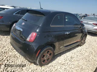 2015 FIAT 500e z VIN 3C3CFFGE5FT585755, wystawiony jako Copart lot #51101515 z przebiegiem 73 342 mil mil oraz Czysty tytuł • Clean title. Historia ofert i sprzedaży dostępna na DreamBid. Obrazek 4.
