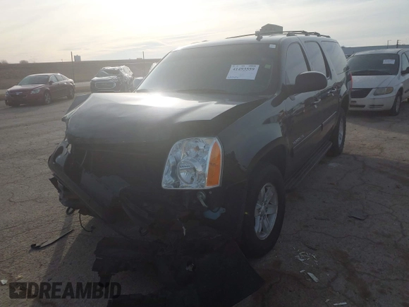 2014 GMC Yukon XL SLT with VIN 1GKS2KE74ER213562, listed as a IAAI auction lot 41493559 with 253,616 mi miles. Bid and sale history available at carsss.com. Image 18.