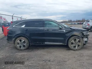 2023 Kia Sorento EX z VIN KNDRHDLG6P5202127, wystawiony jako IAAI lot #42064722 z przebiegiem 28 420 mil mil oraz . Historia ofert i sprzedaży dostępna na DreamBid. Obrazek 13.
