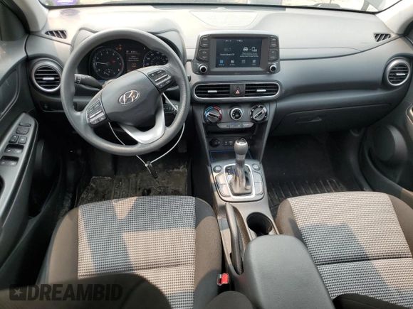 2021 Hyundai Kona SE z VIN KM8K1CAA7MU735048, wystawiony jako Copart lot #58576795 z przebiegiem 65 857 mil mil oraz Czysty tytuł • Clean title. Historia ofert i sprzedaży dostępna na DreamBid. Obrazek 8.