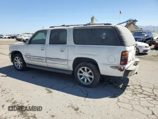 2003 GMC Yukon XL SLT with VIN 3GKEC16T73G272957, listed as a Copart auction lot 68890194 with 233,709 mi miles and Clean Title. Bid and sale history available at carsss.com. Image 2.