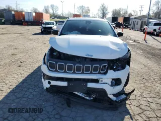 2022 Jeep Compass Latitude with VIN 3C4NJDBB8NT155351, listed as a Copart auction lot 80294454 with Not Provided miles and Salvage Title. Bid and sale history available at DreamBid. Image 5.