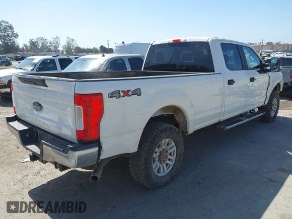 2018 Ford F-250 XL with VIN 1FT7W2B60JEB51984, listed as a IAAI auction lot 42282958 with 76,521 mi miles and . Bid and sale history available at DreamBid. Image 4.