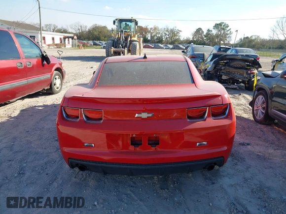 2013 Chevrolet Camaro LS с VIN 2G1FA1E32D9247590, выставлен на аукционе IAAI как лот 41428289 с пробегом 93 838 миль миль и . История ставок и продаж доступна на DreamBid. Изображение 17.