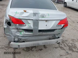 2012 Toyota Avalon z VIN 4T1BK3DB7CU453850, wystawiony jako IAAI lot #41425863 z przebiegiem 142 623 mil mil oraz . Historia ofert i sprzedaży dostępna na DreamBid. Obrazek 6.