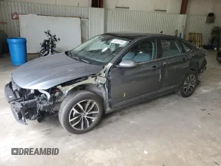 2025 Volkswagen Jetta SE z VIN 3VW7X7BU8SM033862, wystawiony jako Copart lot #54787285 z przebiegiem 1 681 mil mil oraz Szkoda całkowita • Salvage title. Historia ofert i sprzedaży dostępna na DreamBid. Obrazek 1.