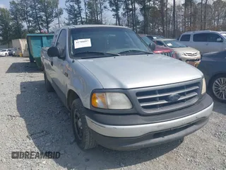 2000 Ford F-150 XL with VIN 1FTZX1724YKA68172, listed as a IAAI auction lot 41788097 with 229,732 mi miles. Bid and sale history available at carsss.com. Image 1.