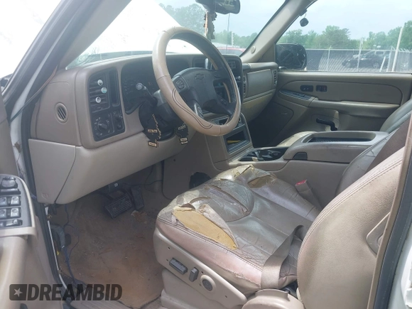 2004 Chevrolet Tahoe LT with VIN 1GNEC13ZX4J232416, listed as a IAAI auction lot 42125559 with 407,838 mi miles and . Bid and sale history available at DreamBid. Image 5.