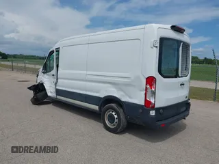 2019 Ford Transit z VIN 1FTYE2CM2KKB42436, wystawiony jako IAAI lot #42636612 z przebiegiem 51 860 mil mil oraz . Historia ofert i sprzedaży dostępna na DreamBid. Obrazek 3.