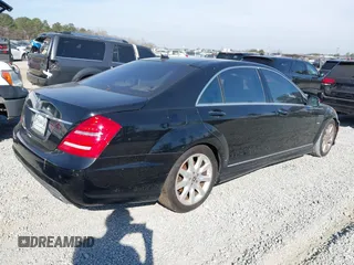 2012 Mercedes-Benz S 550 z VIN WDDNG7DB2CA465597, wystawiony jako IAAI lot #41693984 z przebiegiem 164 765 mil mil oraz . Historia ofert i sprzedaży dostępna na DreamBid. Obrazek 4.