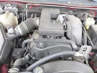 2005 Chevrolet Colorado 1SF LS Z71 with VIN 1GCDT136858133709, listed as a IAAI auction lot 42083101 with 209,919 mi miles. Bid and sale history available at carsss.com. Image 10.