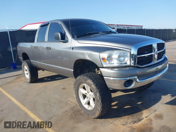 2007 Dodge 1500 SLT with VIN 1D7HU18237J580681, listed as a IAAI auction lot 42054665 with 264,010 mi miles. Bid and sale history available at carsss.com. Image 1.
