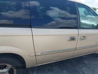 2001 Dodge Caravan ES with VIN 2B8GP54L51R198959, listed as a IAAI auction lot 41941050 with 208,396 mi miles and . Bid and sale history available at carsss.com. Image 12.