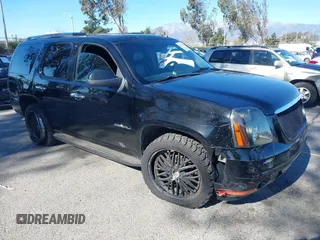 2010 GMC Yukon z VIN 1GKMCAE32AR174221, wystawiony jako IAAI lot #41279755 z przebiegiem 207 755 mil mil oraz . Historia ofert i sprzedaży dostępna na DreamBid. Obrazek 1.