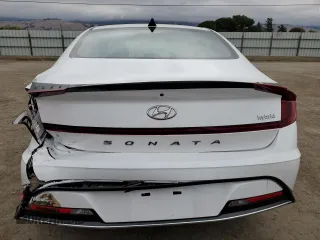2022 Hyundai Sonata Hybrid SEL with VIN KMHL34JJ8NA040388, listed as a Copart auction lot 71458373 with 8,650 mi miles. Bid and sale history available at carsss.com. Image 6.