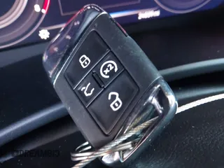 2022 Volkswagen Atlas SEL Premium R-Line с VIN 1V2FR2CA0NC562386, выставлен на аукционе IAAI как лот 42610040 с пробегом 24 039 миль миль и . История ставок и продаж доступна на DreamBid. Изображение 11.