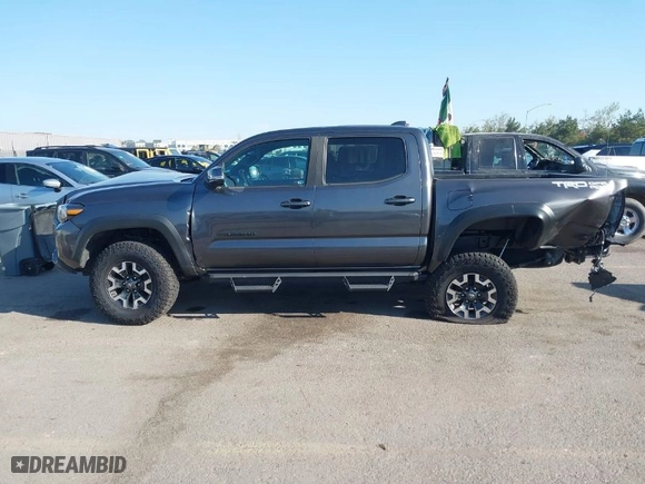 2020 Toyota Tacoma 2WD SR5 with VIN 3TMAZ5CN2LM115568, listed as a IAAI auction lot 41842088 with 57,652 mi miles. Bid and sale history available at carsss.com. Image 14.