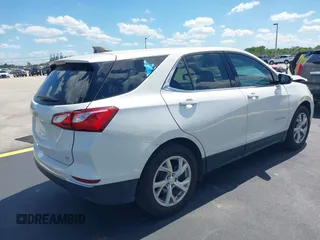 2020 Chevrolet Equinox LT z VIN 3GNAXKEV0LS650936, wystawiony jako IAAI lot #42263480 z przebiegiem 51 723 mil mil oraz . Historia ofert i sprzedaży dostępna na DreamBid. Obrazek 4.