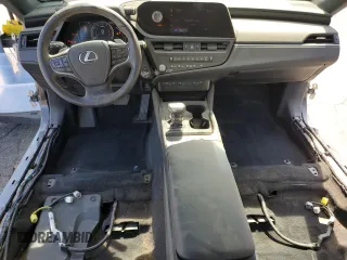 2023 Lexus ES 350 z VIN 58ADZ1B10PU155223, wystawiony jako Copart lot #58159775 z przebiegiem 22 556 mil mil oraz Szkoda całkowita • Salvage title. Historia ofert i sprzedaży dostępna na DreamBid. Obrazek 8.