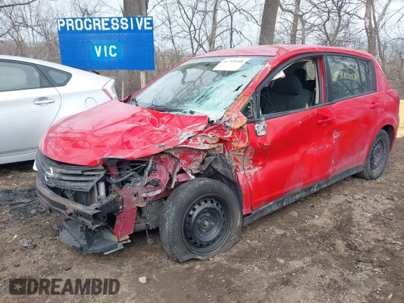 2011 Nissan Versa S z VIN 3N1BC1CP0BL494240, wystawiony jako IAAI lot #41703008 z przebiegiem 182 284 mil mil oraz . Historia ofert i sprzedaży dostępna na DreamBid. Obrazek 6.