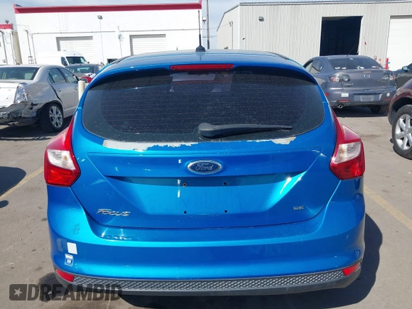 2012 Ford Focus SE z VIN 1FAHP3K29CL234239, wystawiony jako IAAI lot #41901941 z przebiegiem 186 526 mil mil oraz . Historia ofert i sprzedaży dostępna na DreamBid. Obrazek 17.