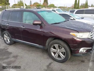 2011 Toyota Highlander Limited with VIN 5TDYK3EH2BS024104, listed as a IAAI auction lot 40974692 with 438,182 mi miles. Bid and sale history available at carsss.com. Image 1.